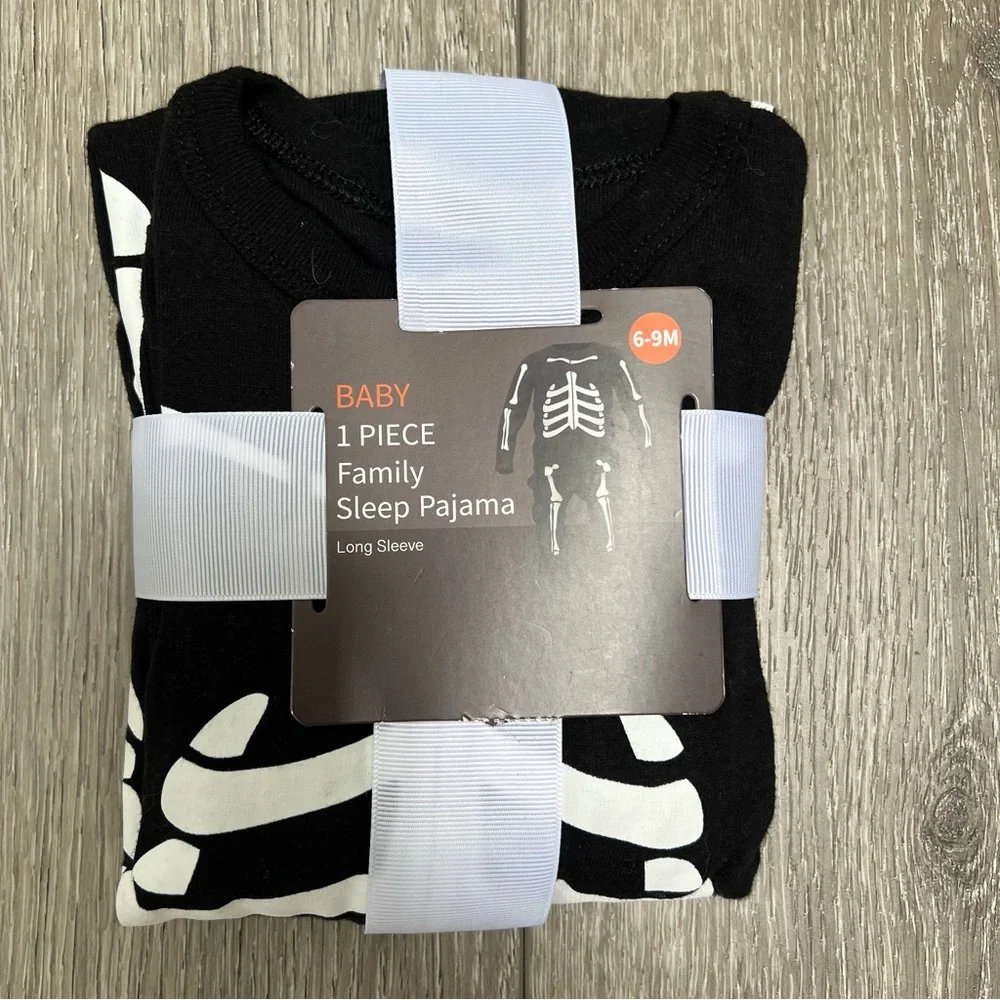 HALLOWEEN ZIP UP FOOTLESS SLEEPER SKELETON 6-9MO NWT